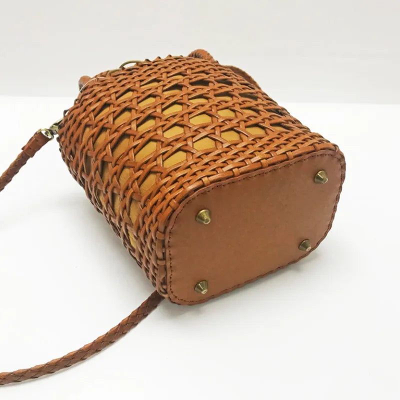 Women's bag new 2025 messenger shoulder bag Cowhide hollow woven bag summer bucket Casual Inner Fabric Shopping Bag