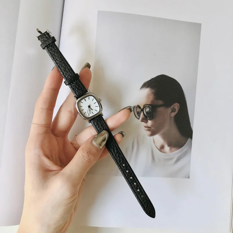 Women's Simple Vintage Watches for Women Dial Wristwatch Leather Strap Wrist Watch High Quality Ladies Casual Bracelet Watches