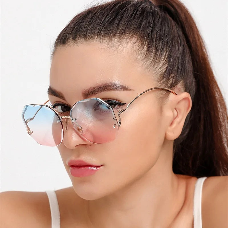 Fashion Sunglasses Women Metal Female UV400 Vintage Ladies Stylish Design Oversized Square Sunglasses For Women