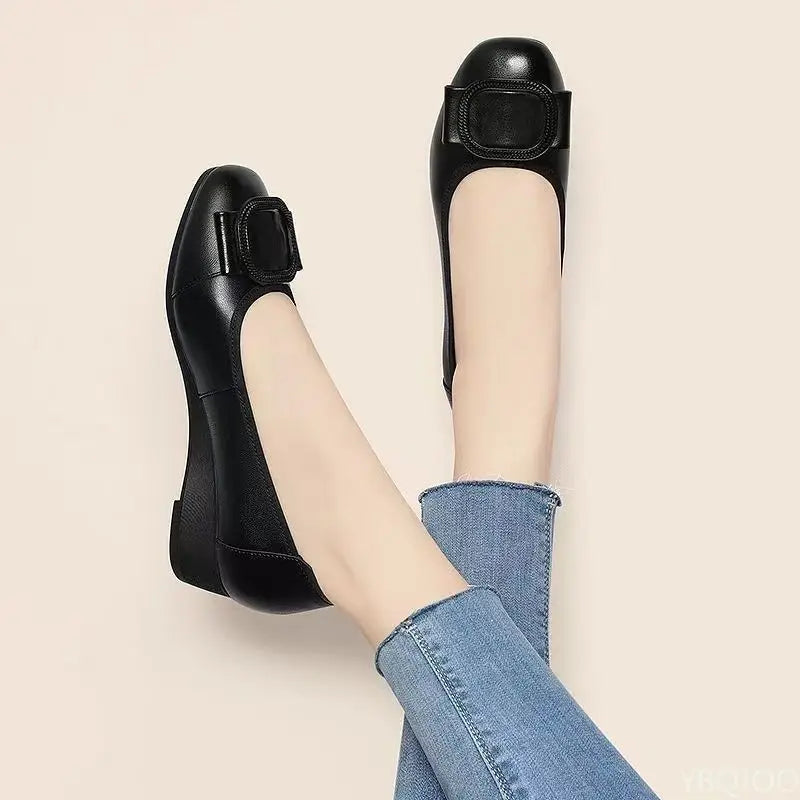 Women's New soft soled Shoes Fashion black mom flats Casual light non slip shoe Versatile comfort ladies leather footwear Mujer
