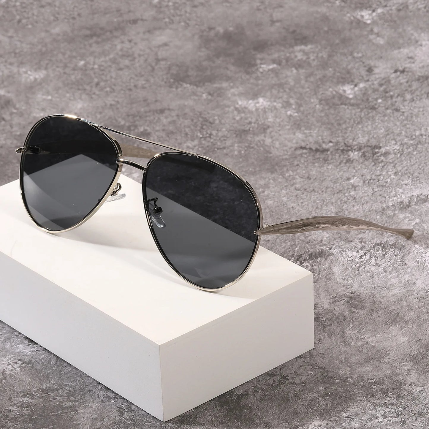 Luxury Designer Oversized Pilot Metal Sunglasses Women Fashion Vintage Sunglasses Men Travel Female Eyewear UV400 Gafas De Sol