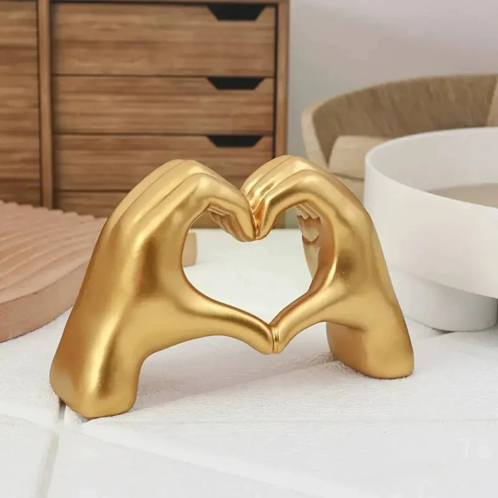 Creative Heart Hand Statue Abstract Hand Love Figurines Living Room Bedroom Modern Home Desktop Wedding Decoration