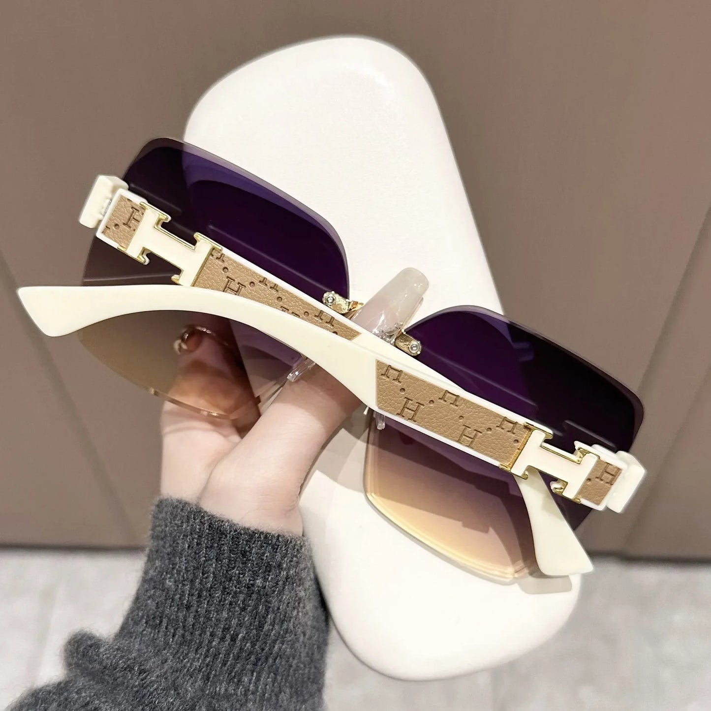 2025 New Women's Versatile Sunglasses with UV Protection, Large Frame Sunshade, Frameless Fashion Sunglasses for Women