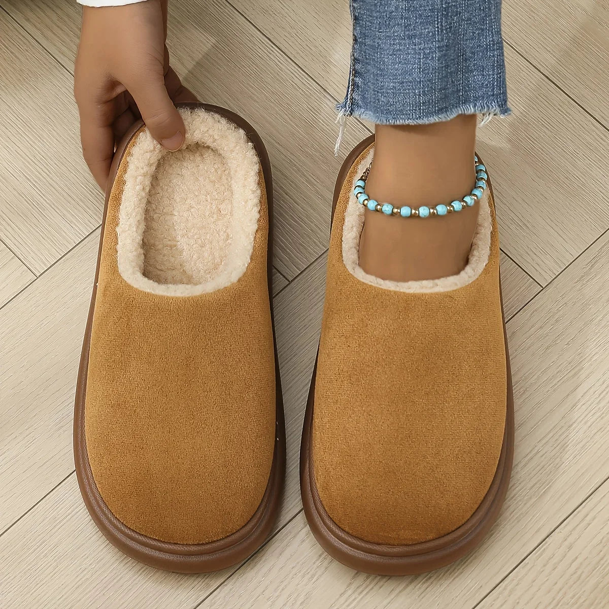 Unisex Indoor Outdoor Winter Slippers Anti-Slip Sole Slip-On Soft Warm Black Comfort Home Casual Shoes Easy Clean Design