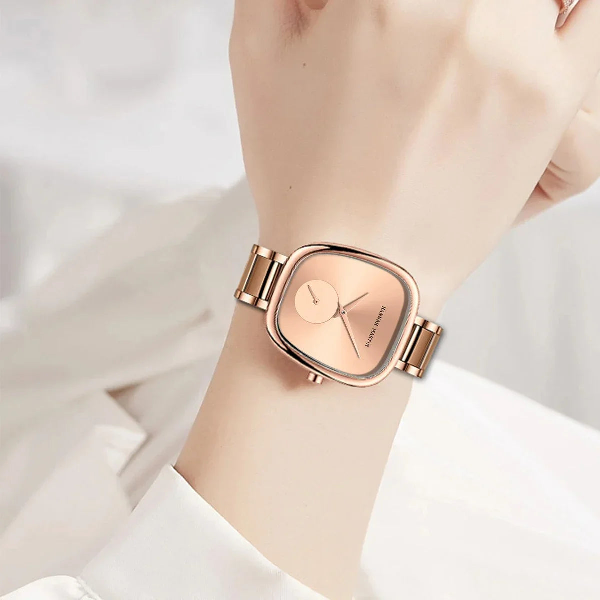 2025 New Women's Quartz Wristwatch 34mm Wine Barrel Rose Gold Black Stopwatch Fashionable Minimalist Style Oval Women's Watches