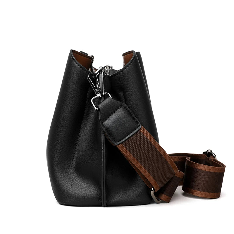 Women's Bag 2025 Fashion New Bucket Middle-Aged Shoulder Bag Crossbody Bag Easiest for Match Soft Leather Large Capacity Mom Bag