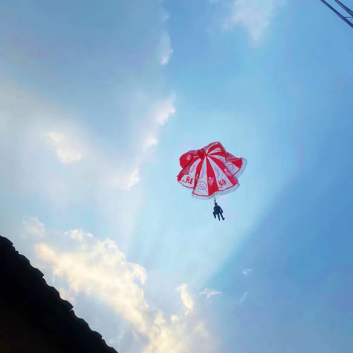 2pcs Hand Throwing Parachute Soldiers Classic Vintage Toys Outdoor Sports Interactive Games Mini Soldier Childhood Collection