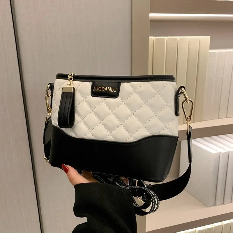 Women's Bag 2025 Light Luxury New Simple Trendy Fashion Large Capacity Shoulder Messenger Bag Casual Commuter Bucket Bag