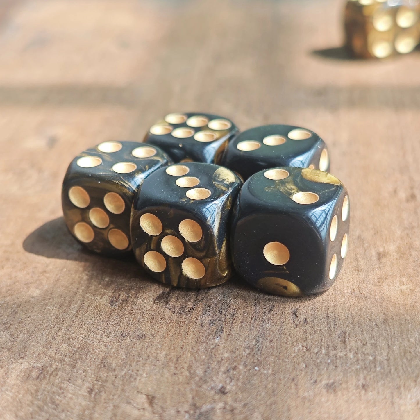 16MM Black and Gold Points D6 Dice Set Warhammers 40K Dungeons and Dragons Board Game