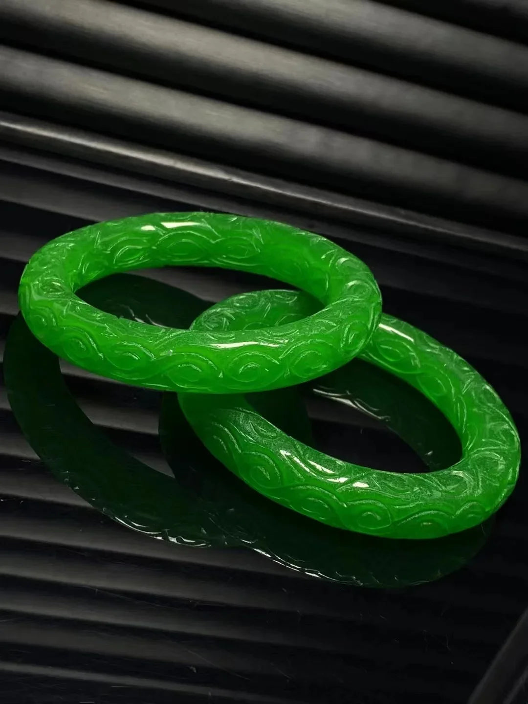 Natural Quartzite Hand Carved Bangle Lucky Bracelet for Women Boutique Emerald Fine Jewelry Accessory