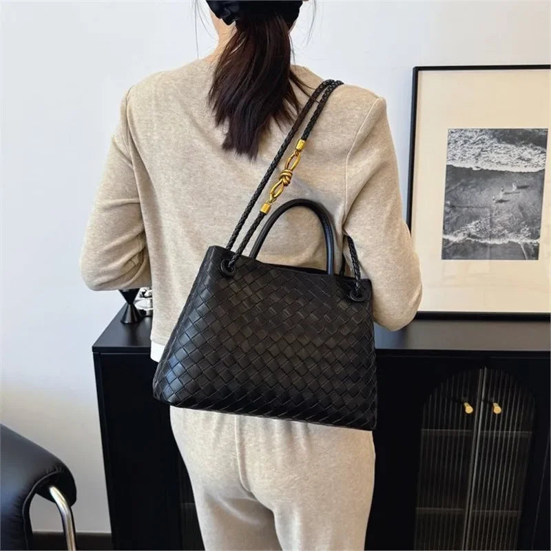 Women's Bag 2025: Fashionable, Casual and Elegant, Niche Woven Texture, Simple and Portable, Shoulder Crossbody Bag, Handbag