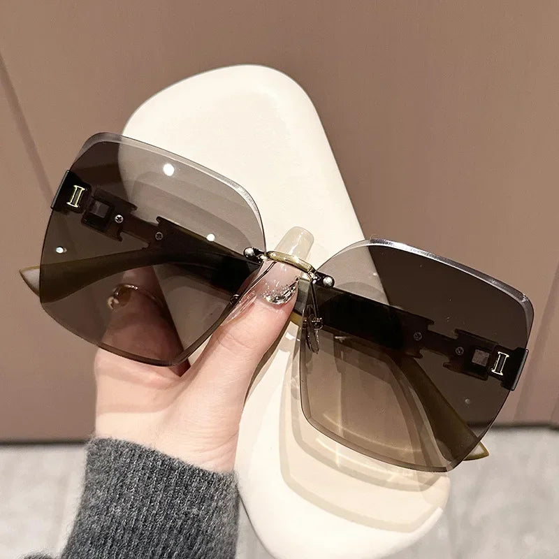 2025 New Women's Versatile Sunglasses with UV Protection, Large Frame Sunshade, Frameless Fashion Sunglasses for Women