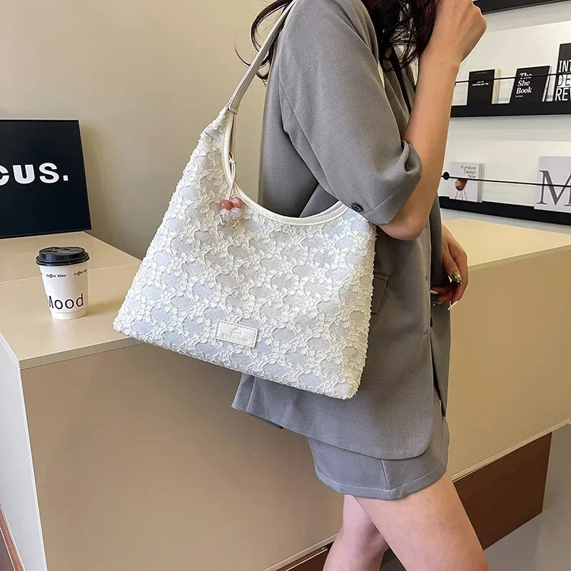 Women's 2025 Summer Trendy Bag. Large - Capacity Commuting Tote, Armpit Style, Versatile Niche for Casual Outings