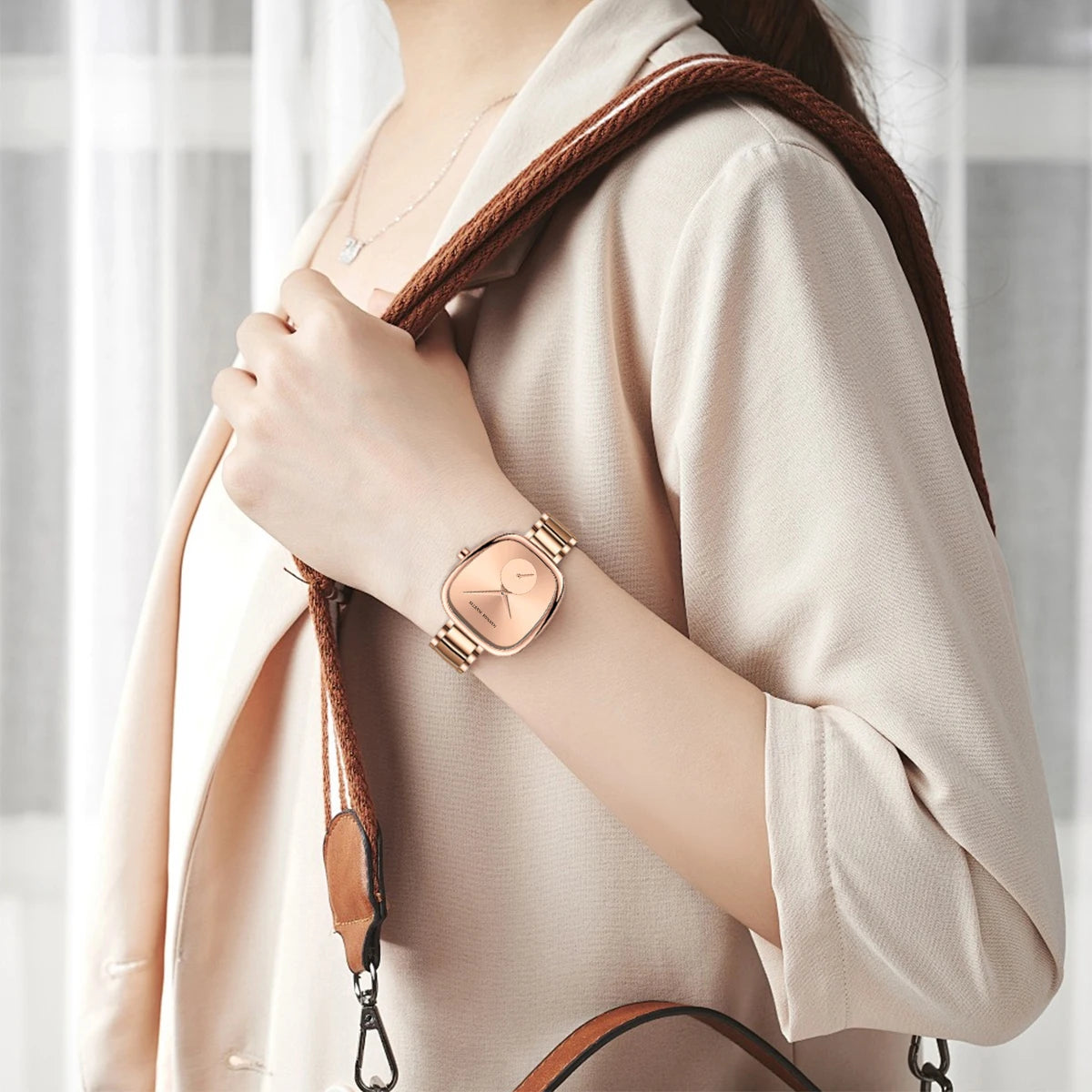 2023 New Women's Quartz Wristwatch 34mm Wine Barrel Rose Gold Black Stopwatch Fashionable Minimalist Style Oval Women's Watches