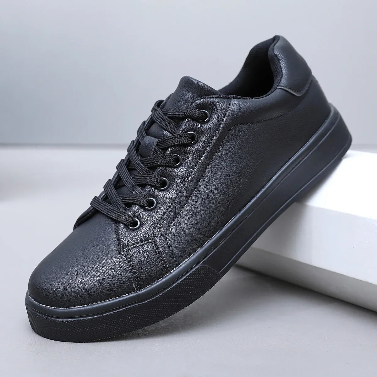 Men Shoes Sneakers for Men 2025 New Fashion Comfort Lightweight Casual Shoes Outdoor Walking Skateboard Footwear sneakers