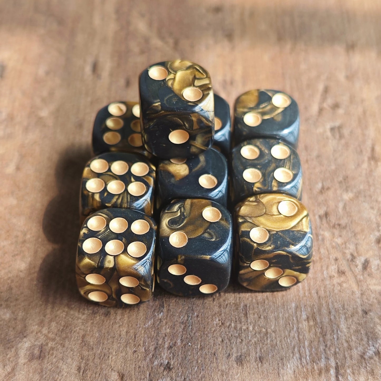 16MM Black and Gold Points D6 Dice Set Warhammers 40K Dungeons and Dragons Board Game