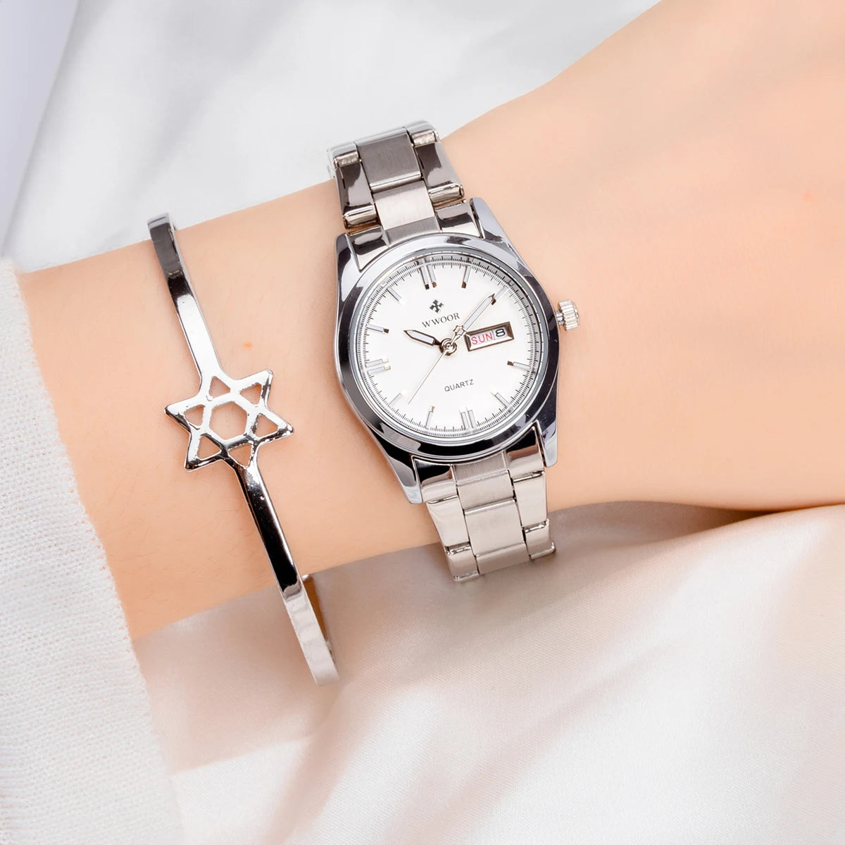 Montre Femme 2024 WWOOR Fashion Ladies Watches Waterproof Quartz Silver Clock Women Automatic Date Dress Wrist Watch Reloj Mujer