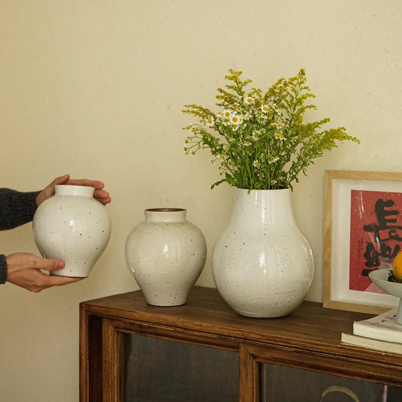 Ceramic countertop vase, simple and modern home flower arrangement, rough earthenware flower arrangement piece