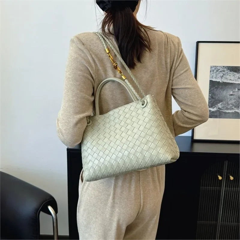 Women's Bag 2025: Fashionable, Casual and Elegant, Niche Woven Texture, Simple and Portable, Shoulder Crossbody Bag, Handbag