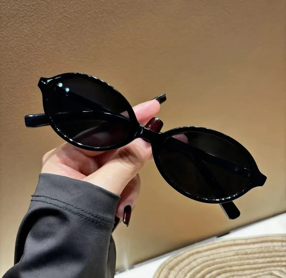 New Frame Oval Shape Sunglasses Classic Men's Vintage Sun Glasses Women Outdoor Leisure Eyewear UV400 Glasses Shades