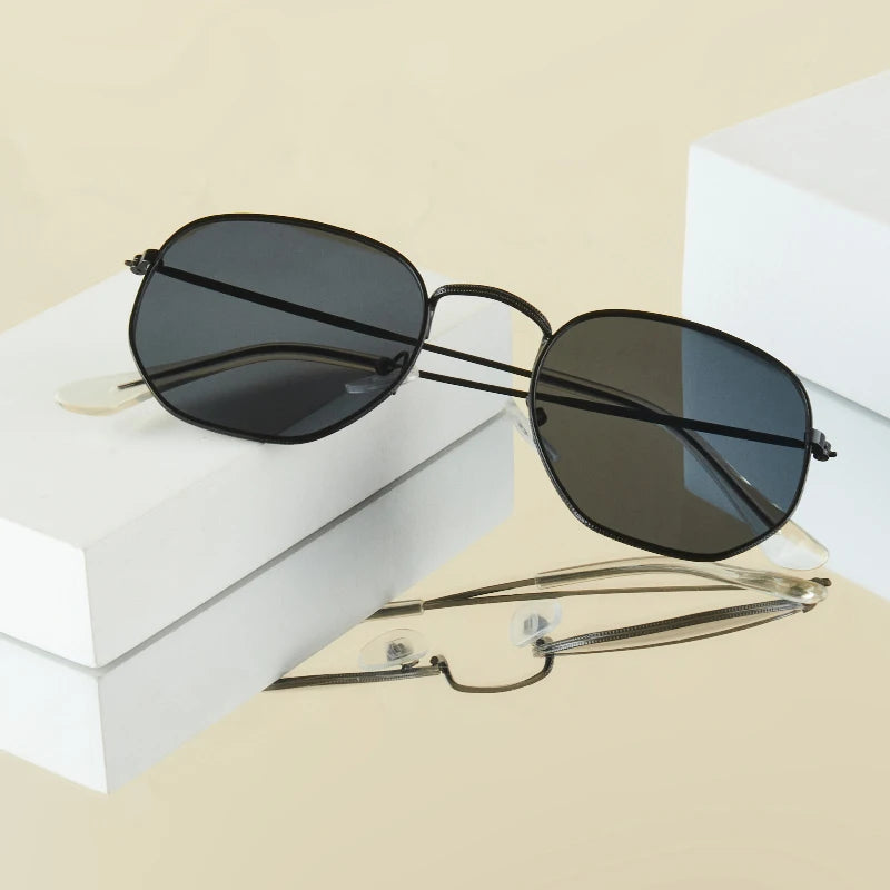 1Pc Men's Fashion Glasses New Retro Gold-Rimmed Round Frame Unique Stylish Niche Design Casual Versatile Decoration Suitable for