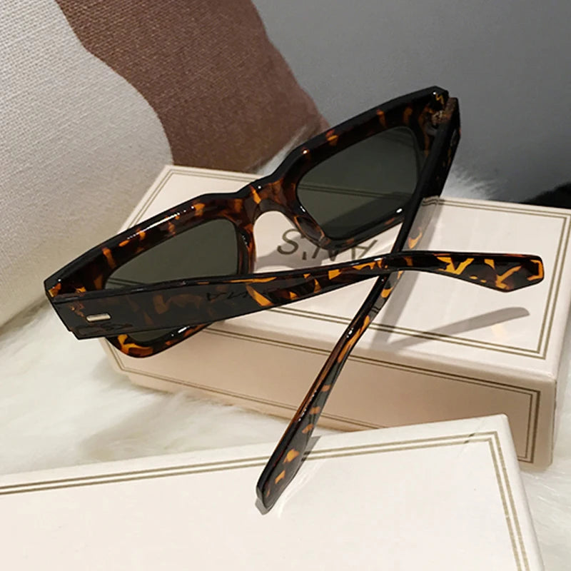 Brand Designer Square Sunglasses Women Men Ocean Color Shades Sun Glasses Female Fashion Rectangle Rivet Oculos De Sol
