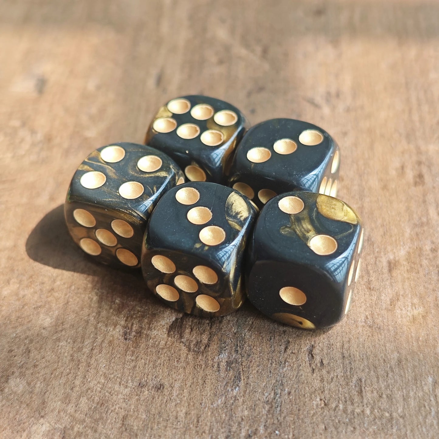 16MM Black and Gold Points D6 Dice Set Warhammers 40K Dungeons and Dragons Board Game
