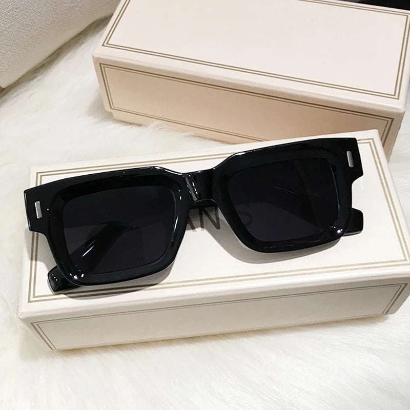 Brand Designer Square Sunglasses Women Men Ocean Color Shades Sun Glasses Female Fashion Rectangle Rivet Oculos De Sol