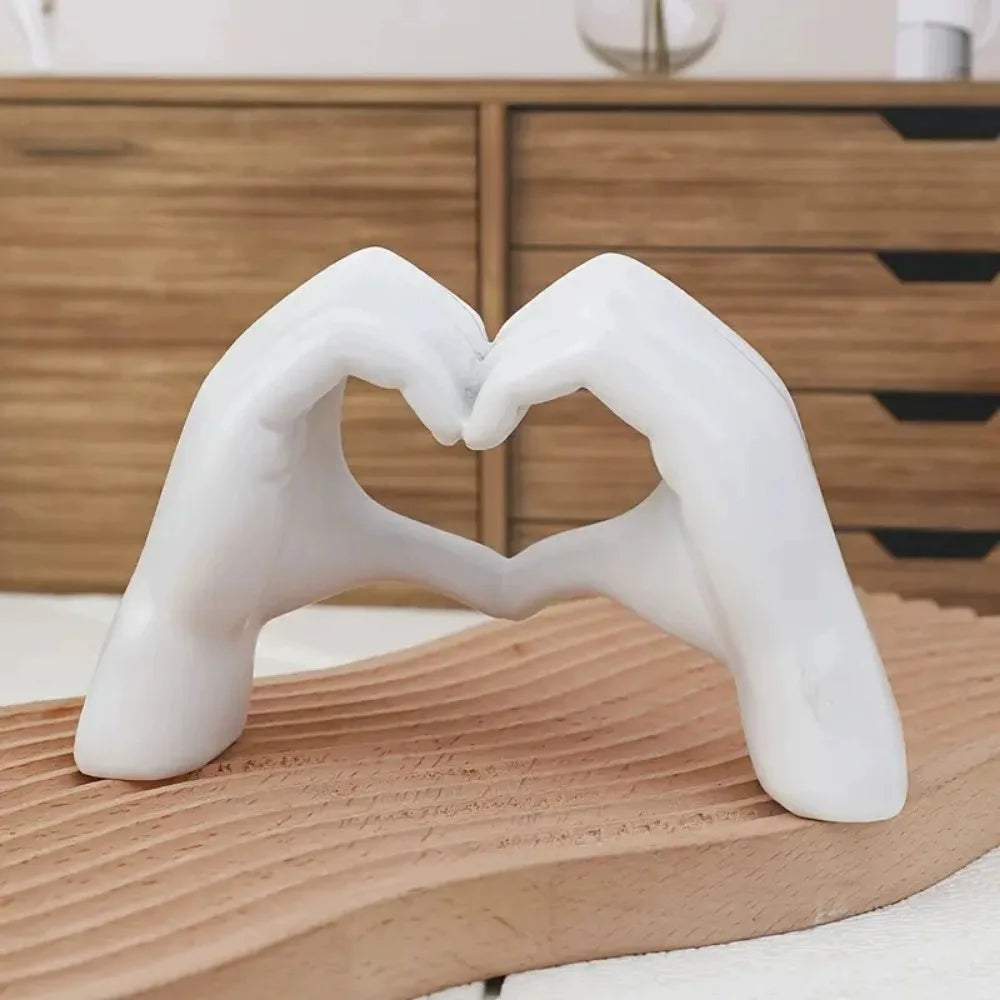 Creative Heart Hand Statue Abstract Hand Love Figurines Living Room Bedroom Modern Home Desktop Wedding Decoration