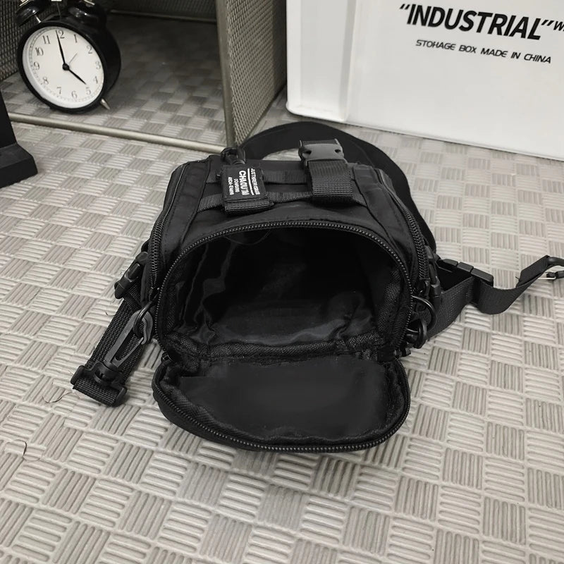 Slunging new single-shoulder bag for men Trendy design feel niche slunging bag for outdoor sports light commuting backpack for w