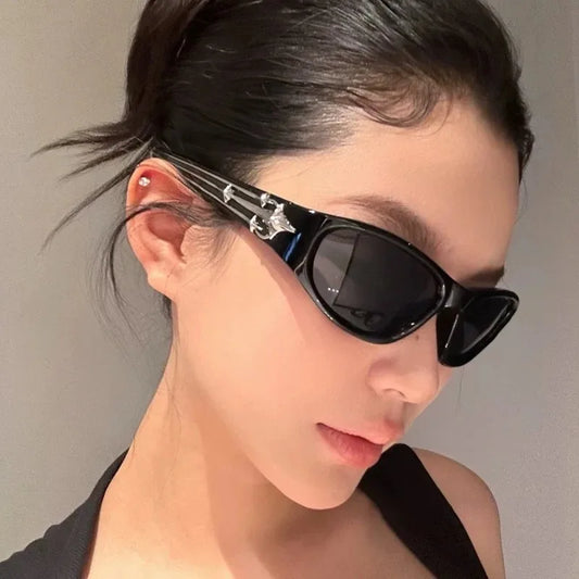 Y2K Fashion Cat Eye Sunglasses Women Men Luxury Brand Design Sun Glasses Popular Punk Hip Hop Rivet Star Eyeglasses Shades UV400