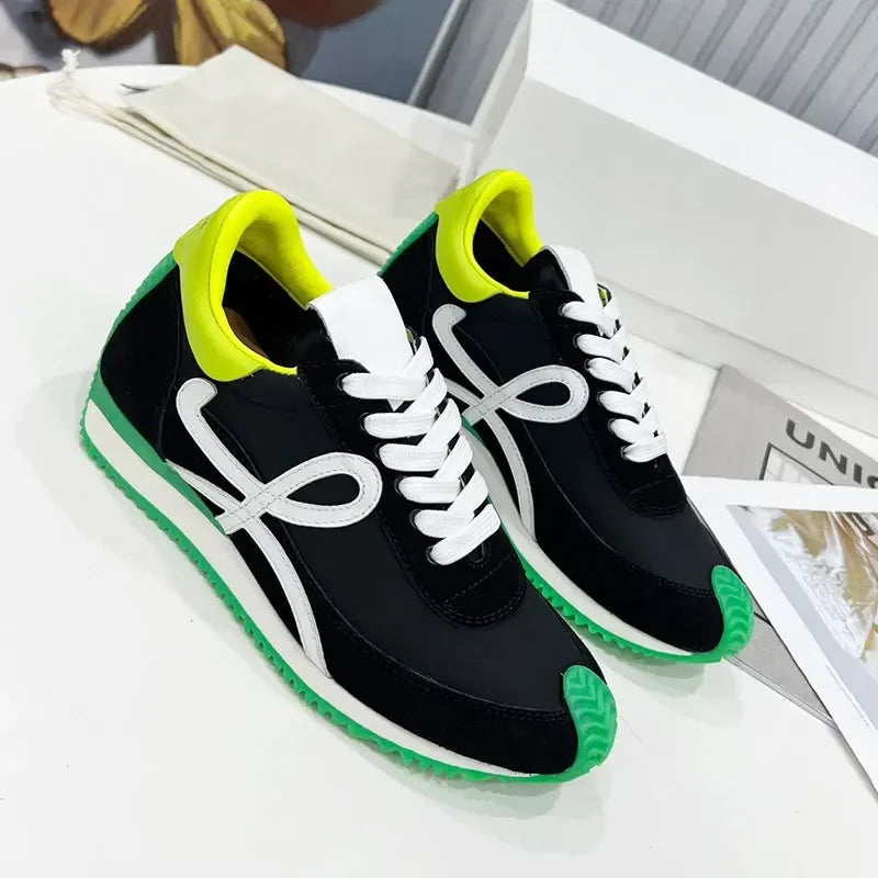 2025 Fashion Men Trainers Shoes Designer Sneaker Flow Runner In Nylon Lace Up A Soft Rubber Upper Honey Rubber Waves Sole