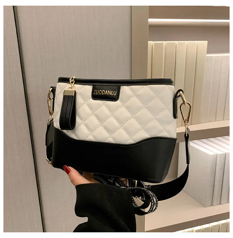 Women's Bag 2025 Light Luxury New Simple Trendy Fashion Large Capacity Shoulder Messenger Bag Casual Commuter Bucket Bag