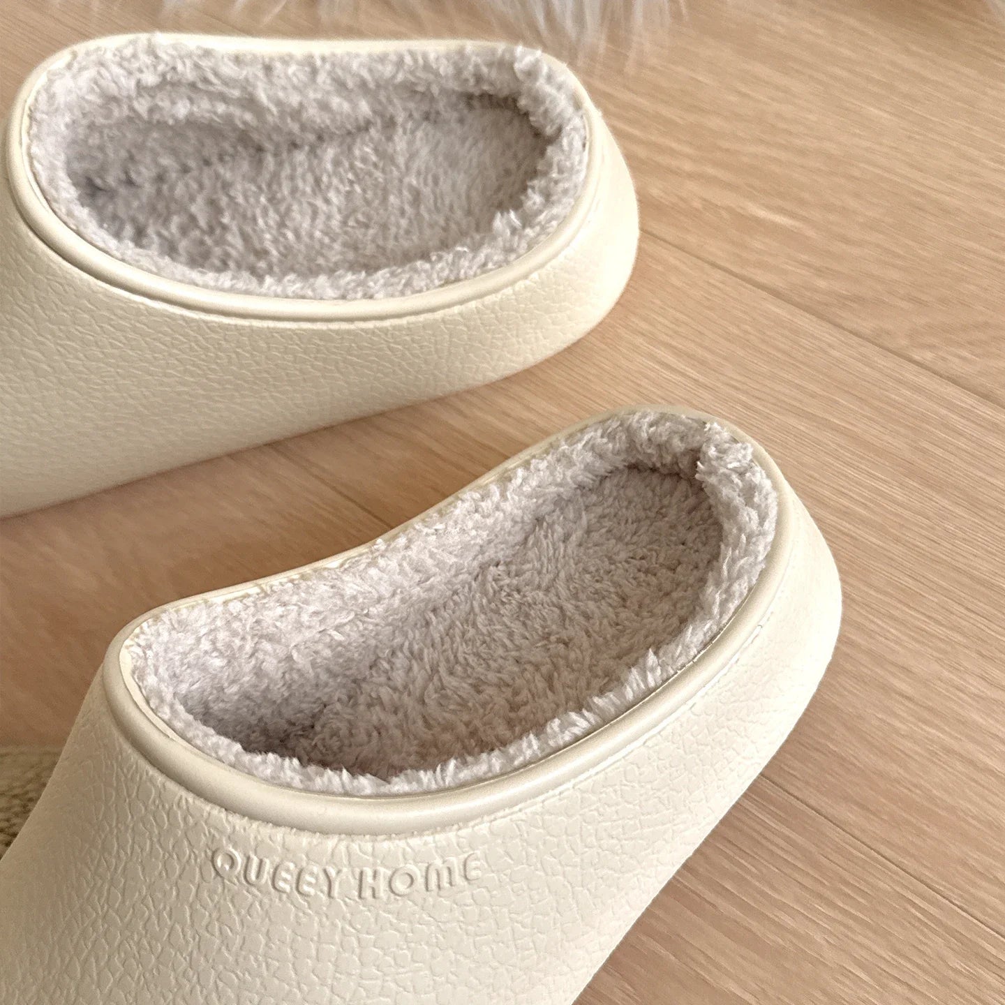 Women's Waterproof Winter Slippers Non Slip Plush Warm House Shoes Indoor Outdoor Soft Comfortable Lined Couple Shoes