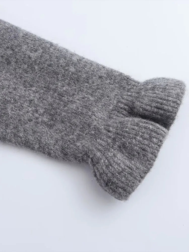 2025 new women's clothing European and American style French design fashionable and simple layered decoration versatile knitted