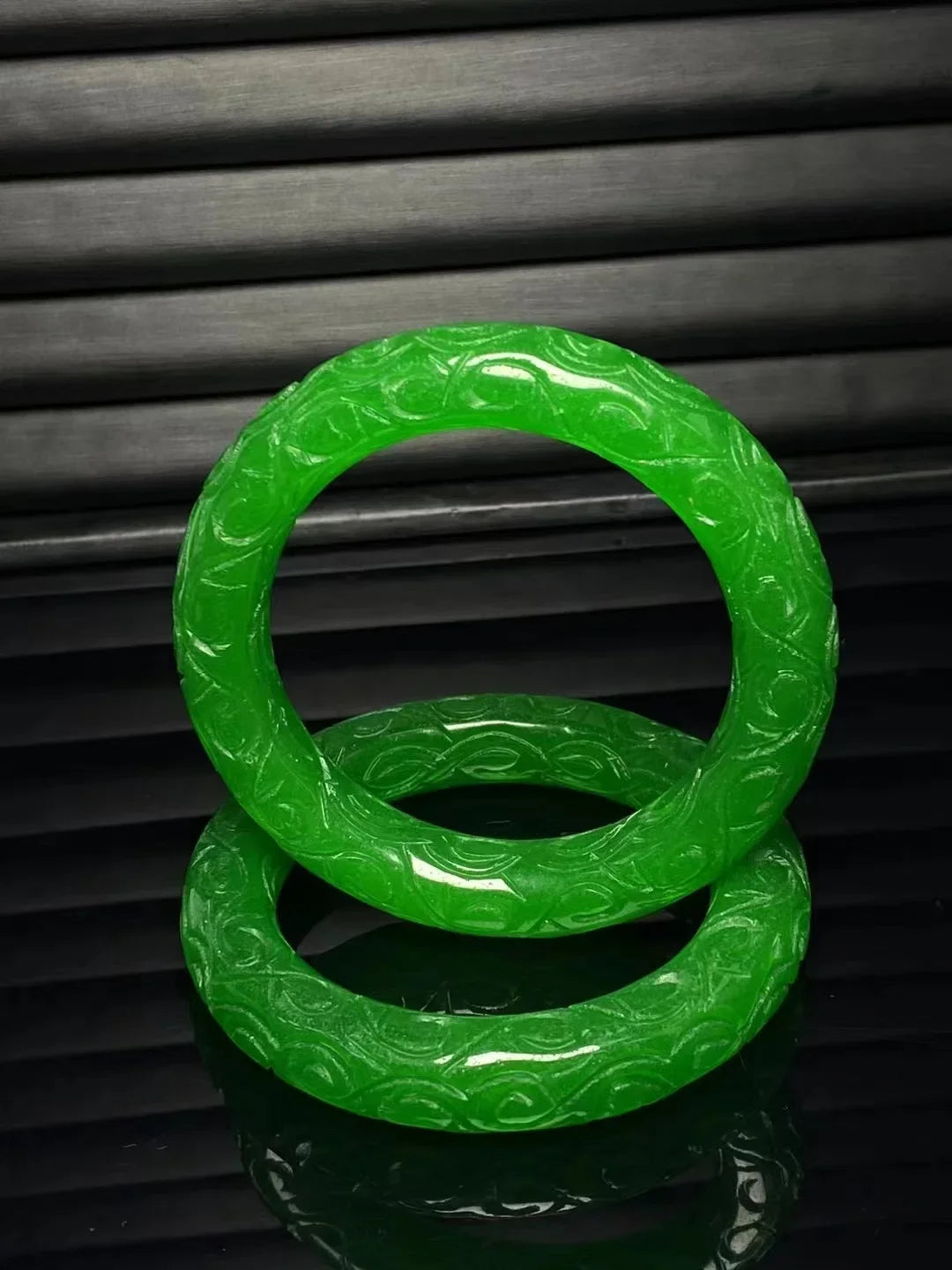 Natural Quartzite Hand Carved Bangle Lucky Bracelet for Women Boutique Emerald Fine Jewelry Accessory