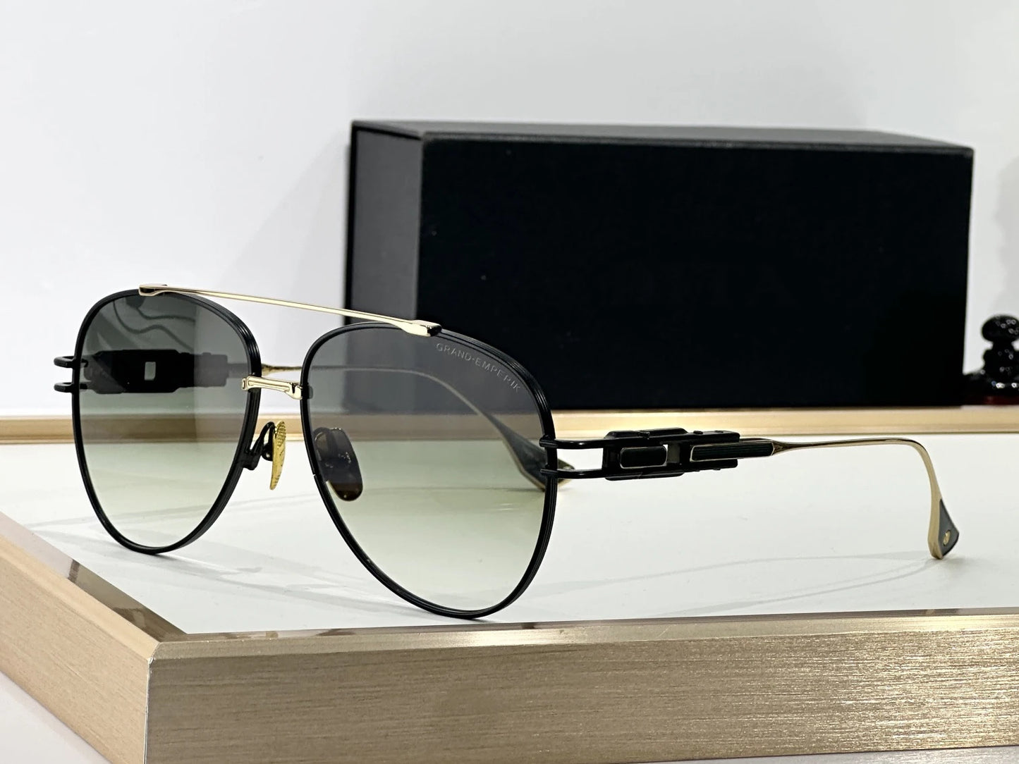 Top High Quality Sunglasses for Men and Women ADITA GRAND EMPERIK DTS158 UV400 Retro Fashion Special Design Sun Glasses with box