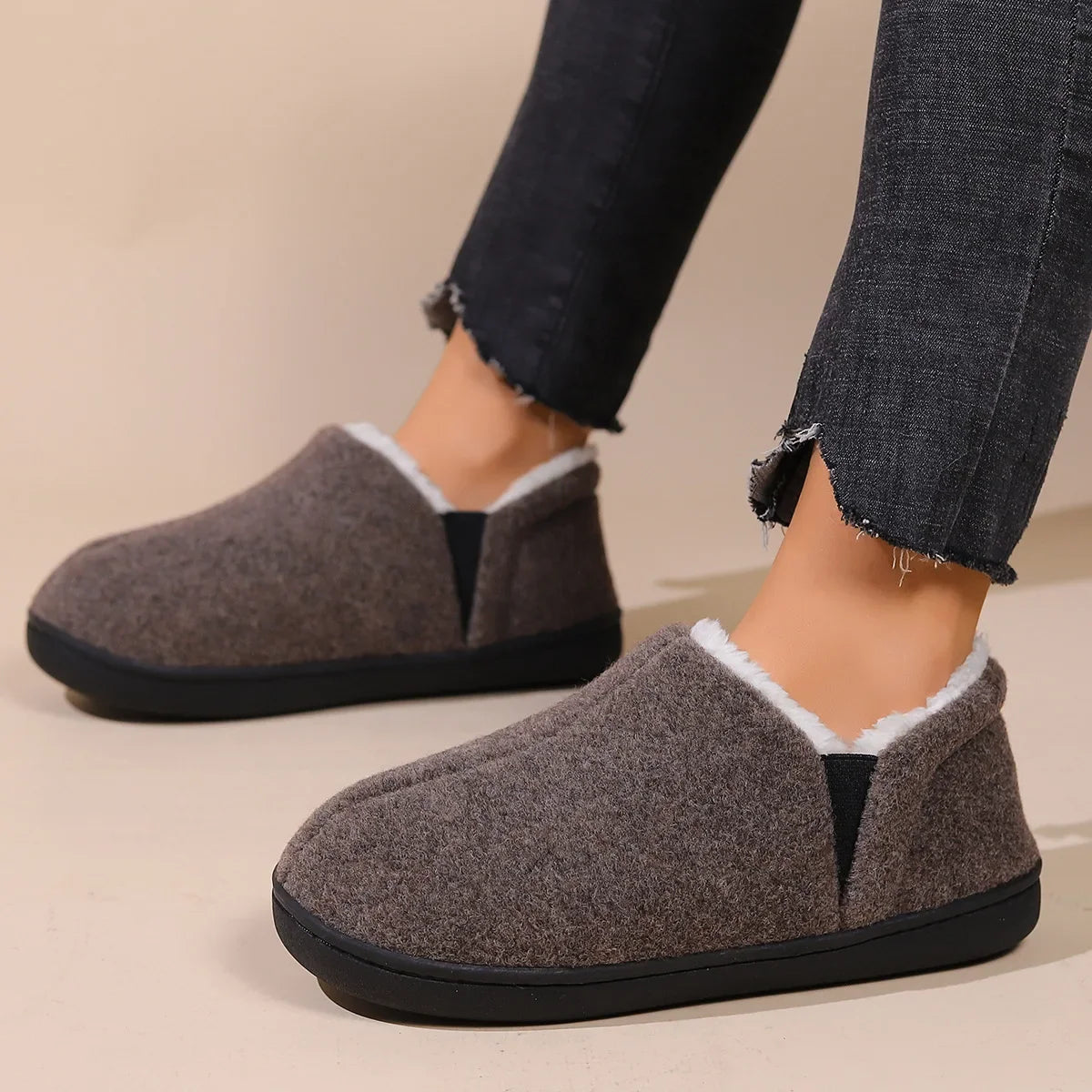 Winter Slippers For Men Outdoor Antiskid Men Slippers Fashion Casual Warm Fluffy Slippers Indoor Plush Flat Men Shoes