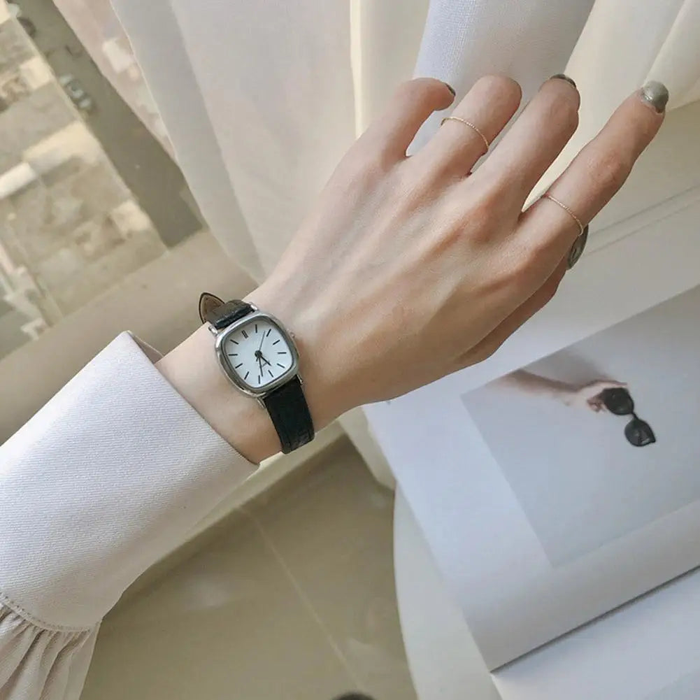 Women Watches Vintage Small Dial Watch PU Leather Strap Quartz Wrist Watch Clock Men Women Casual Simple Watch