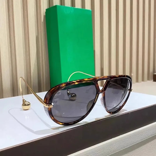 Fashion Luxury Brand Design Oversized Sunglasses Women Men Popular Vintage Sun Glasses Punk Eyeglasses Shade UV400 Eyewear