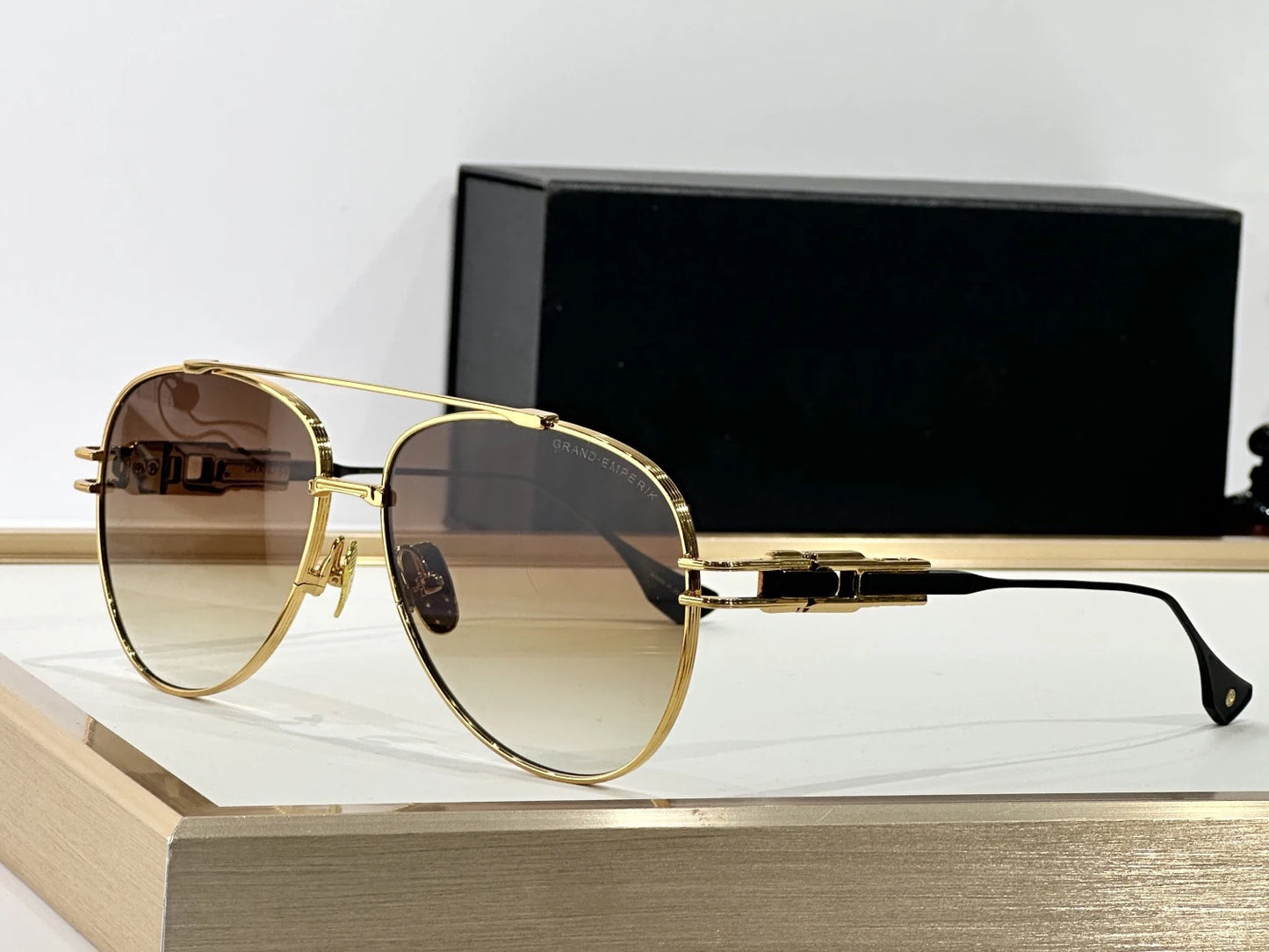 Top High Quality Sunglasses for Men and Women ADITA GRAND EMPERIK DTS158 UV400 Retro Fashion Special Design Sun Glasses with box