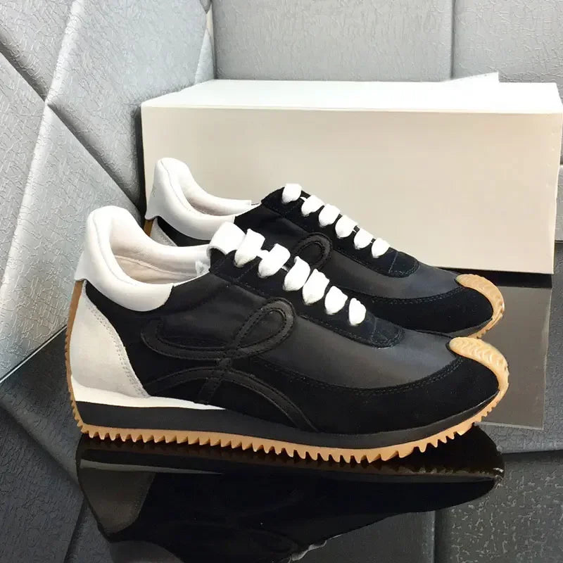 2025 Fashion Men Trainers Shoes Designer Sneaker Flow Runner In Nylon Lace Up A Soft Rubber Upper Honey Rubber Waves Sole