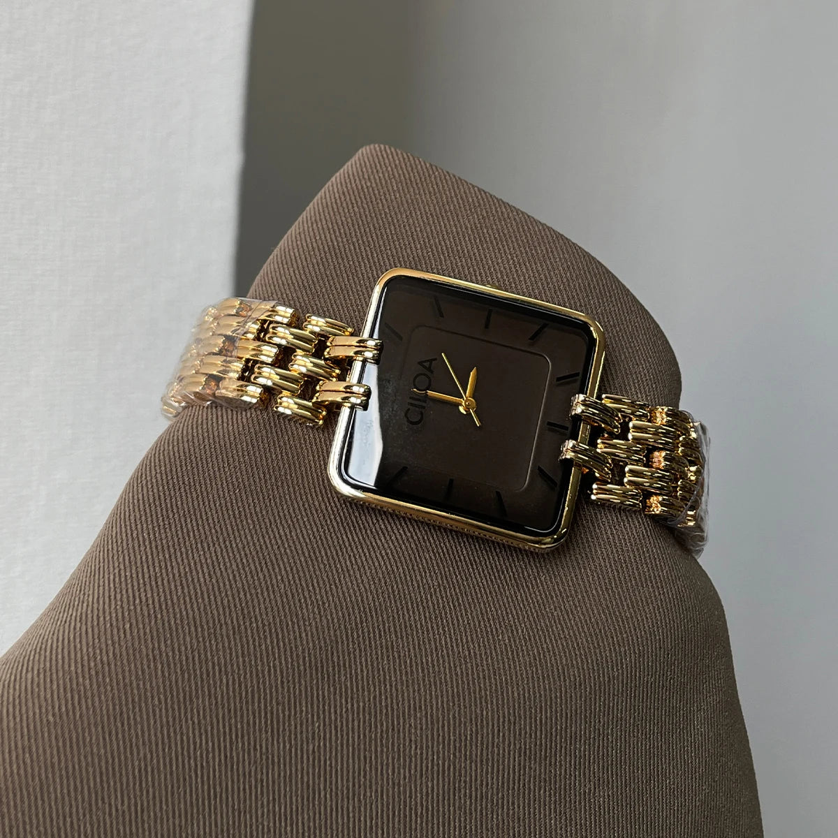 CILOA New Women's Dainty Light Luxury Quartz Watch - Compact, Waterproof