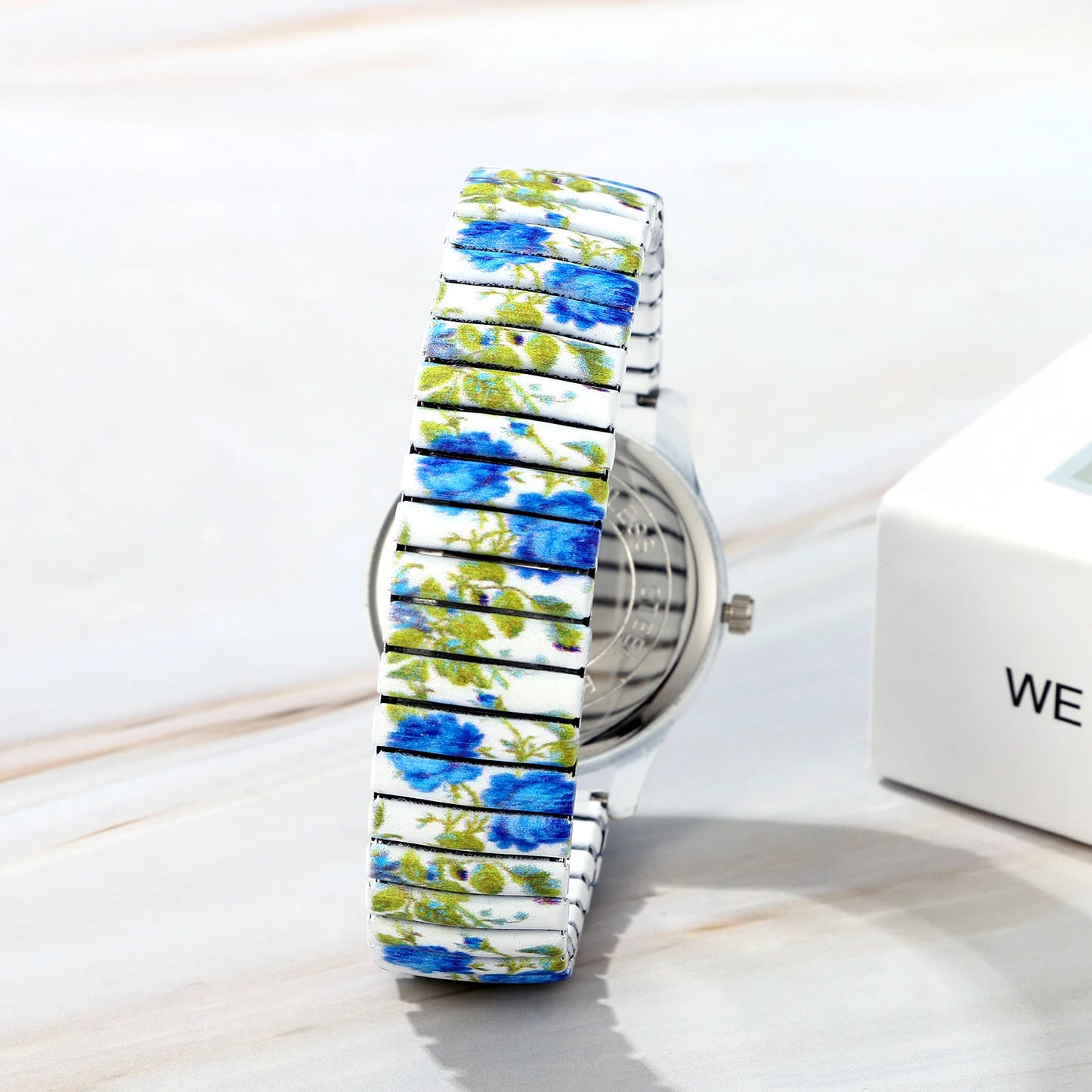 LANCARDO Men's and Women's Elastic Band Watch Quartz Watch Easy to Wear Arabic Numerals Scale Printing Decoration