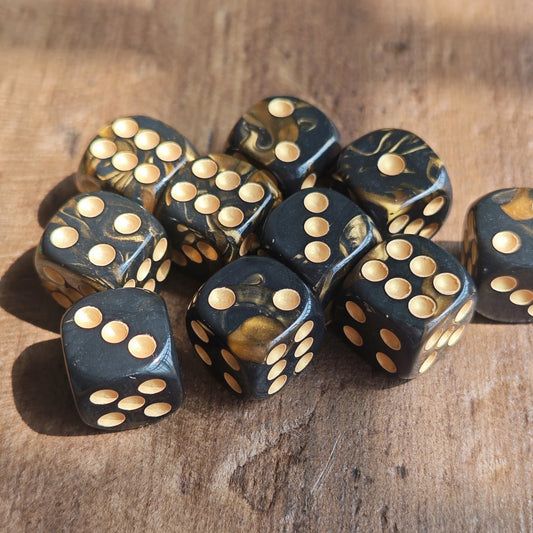 16MM Black and Gold Points D6 Dice Set Warhammers 40K Dungeons and Dragons Board Game