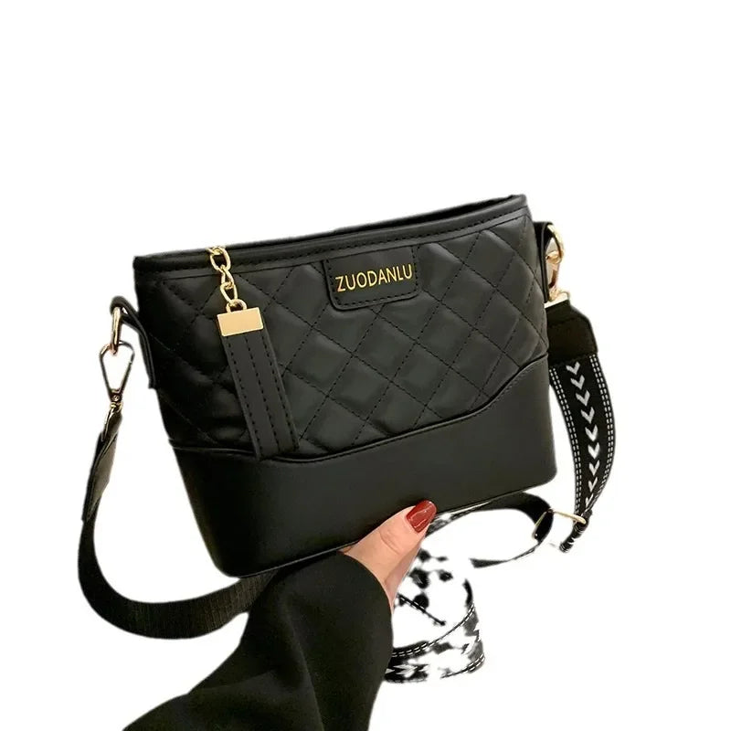 Women's Bag 2025 Light Luxury New Simple Trendy Fashion Large Capacity Shoulder Messenger Bag Casual Commuter Bucket Bag
