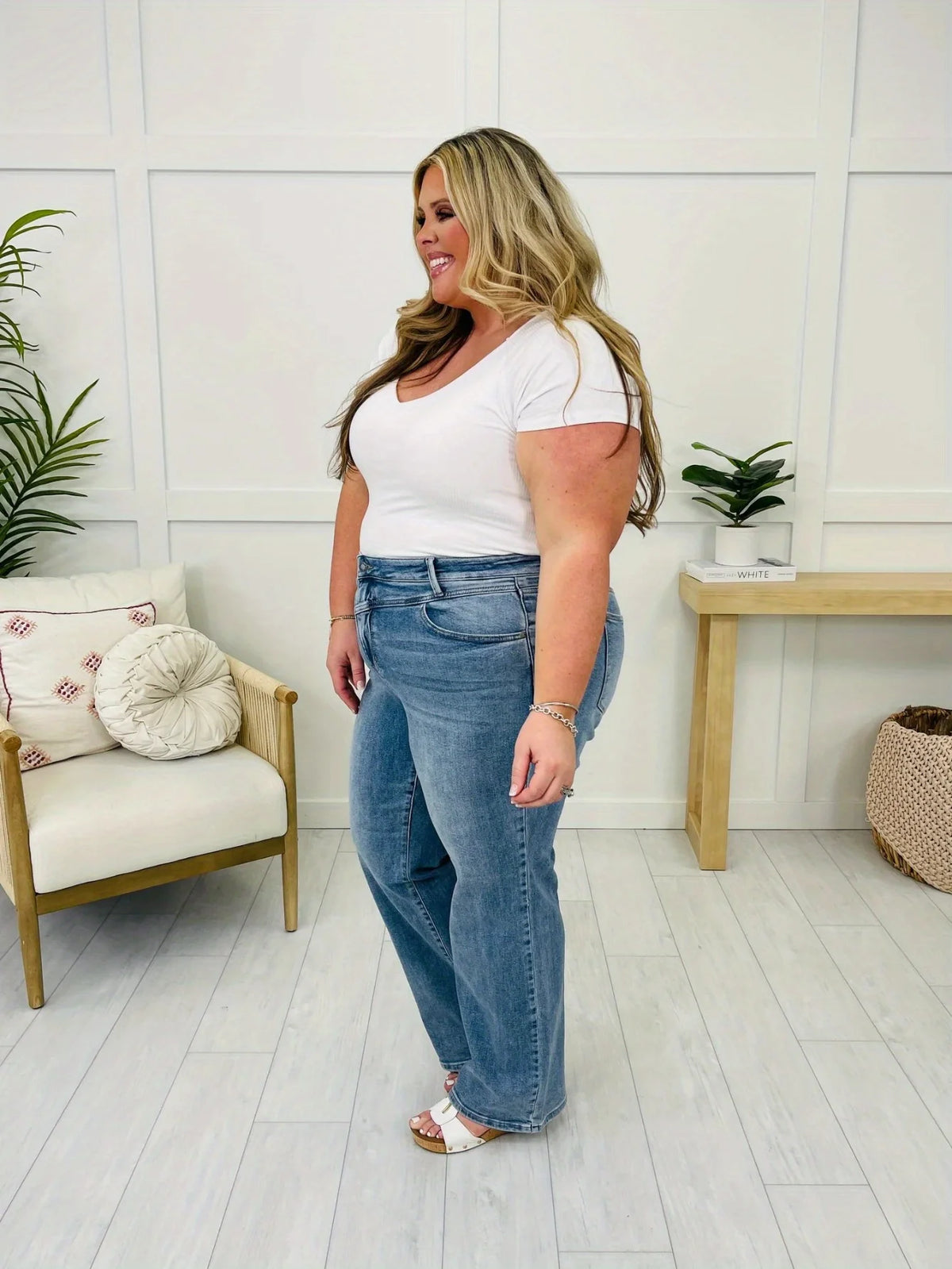 New women's large size straight loose blue jeans, elegant and casual jeans