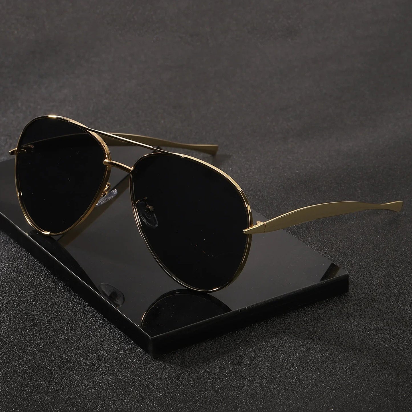 Luxury Designer Oversized Pilot Metal Sunglasses Women Fashion Vintage Sunglasses Men Travel Female Eyewear UV400 Gafas De Sol