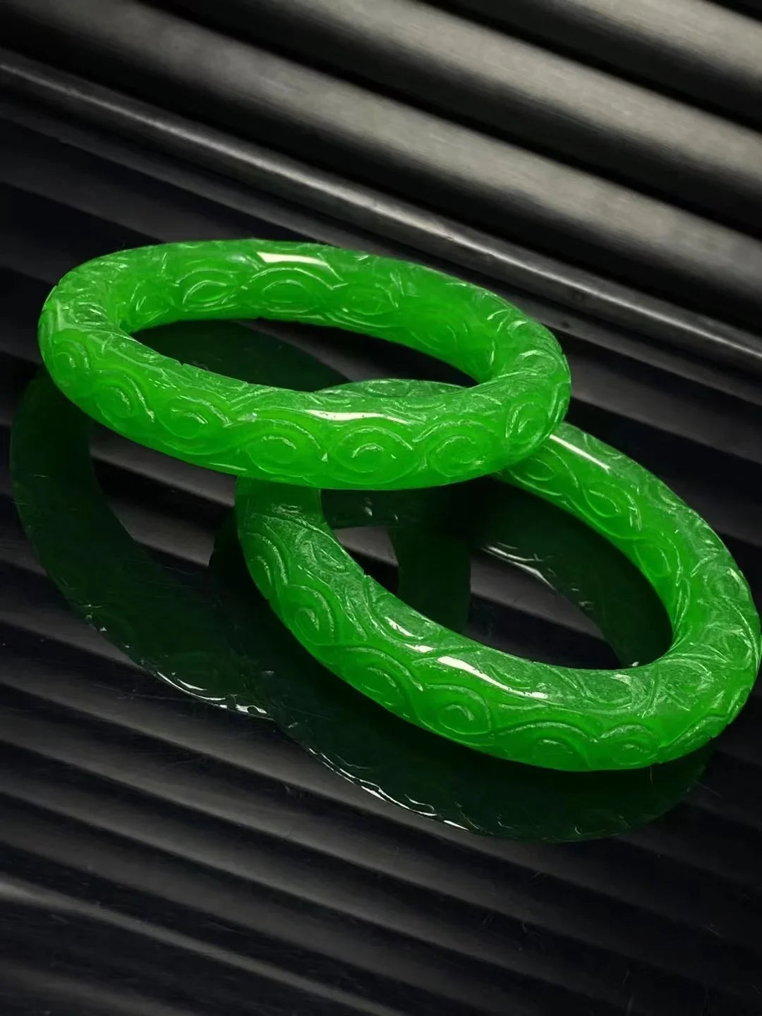 Natural Quartzite Hand Carved Bangle Lucky Bracelet for Women Boutique Emerald Fine Jewelry Accessory