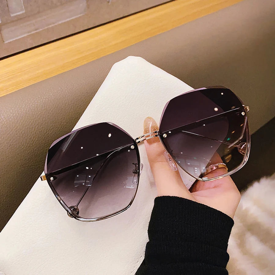 Brand Design 2025 Fashion New Polygonal Metal Sunglasses Retro Ladies Glasses Classic Trend Luxury Driving Travel Eyewear